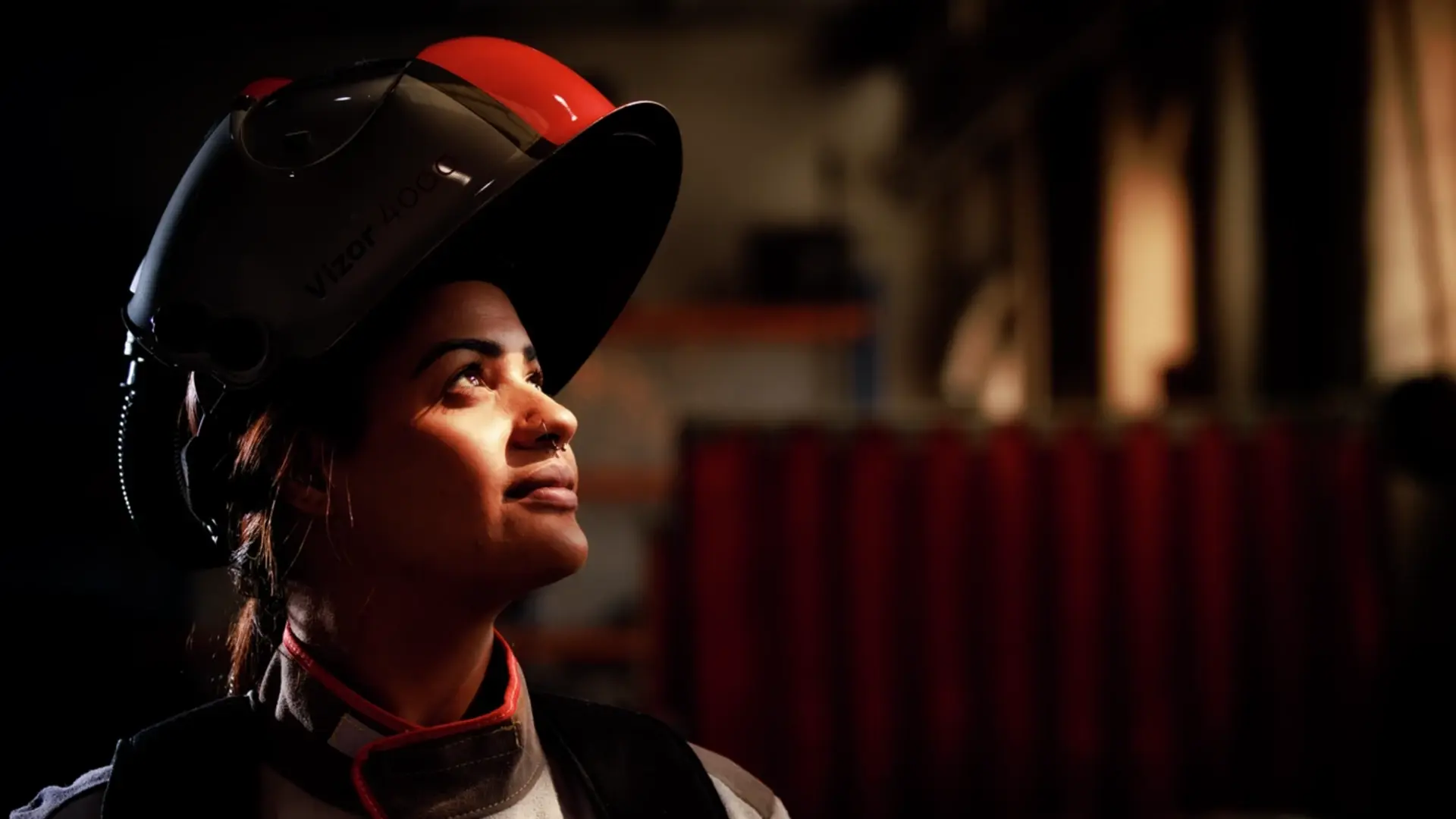 pw-person-sieht-in-sonne-169 pw-person-sieht-in-sonne-169